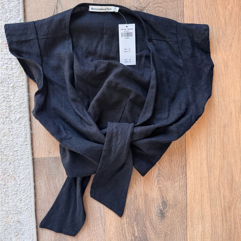NWT Abercrombie & Fitch Black Crop Top